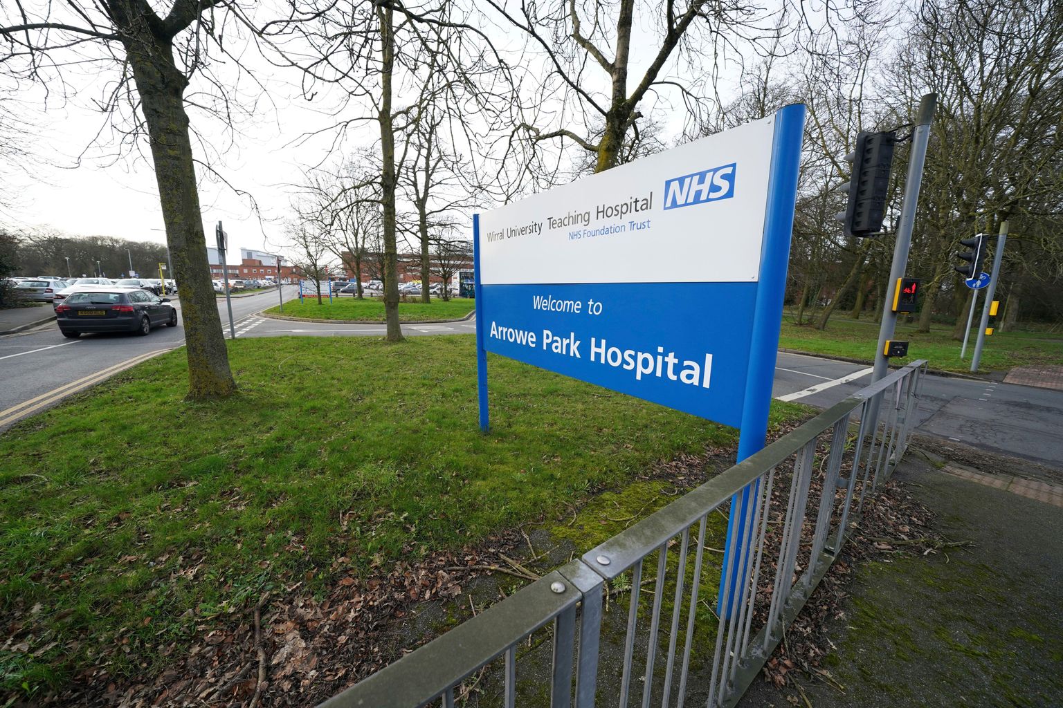 Healthcare workers go on strike at Arrowe Park Hospital News Hits